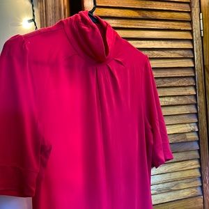 Pink turtle neck shirt, mid-sleeves